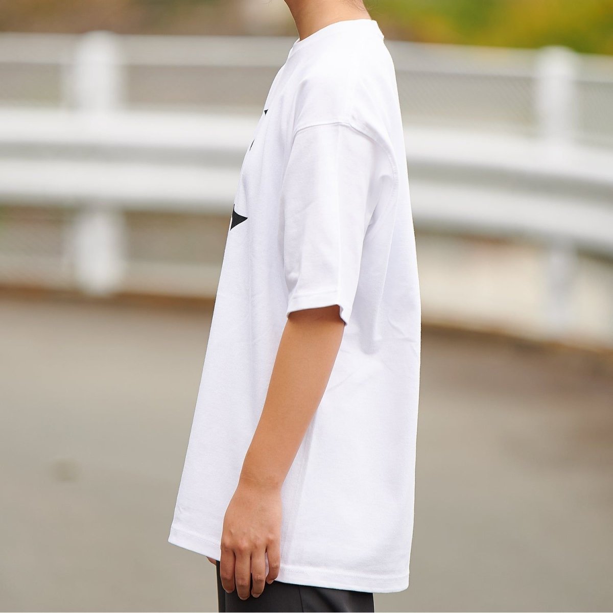 阿夫利 タイポグラフィTシャツ（WHITE） - らーめんAFURI 公式通販サイト